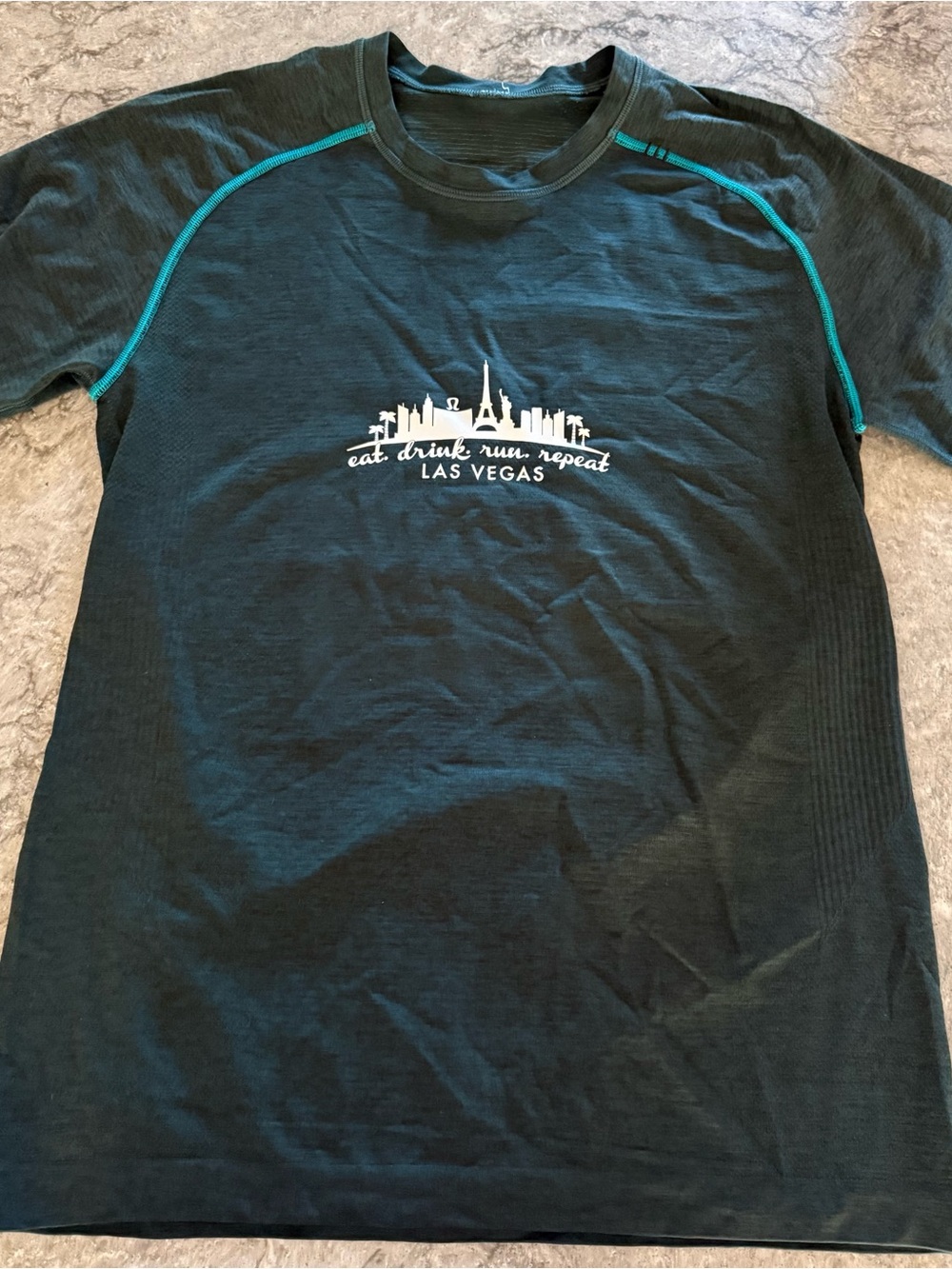 Lululemon metal vent short sleeve Men's Las Vegas Graphic small